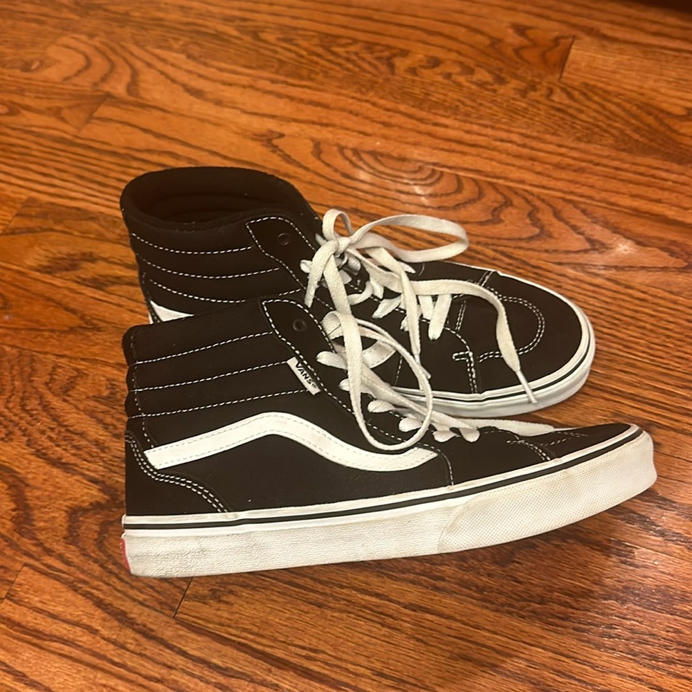 VANS HIGH TOP SNEAKERS YOUTH SIZE 6
